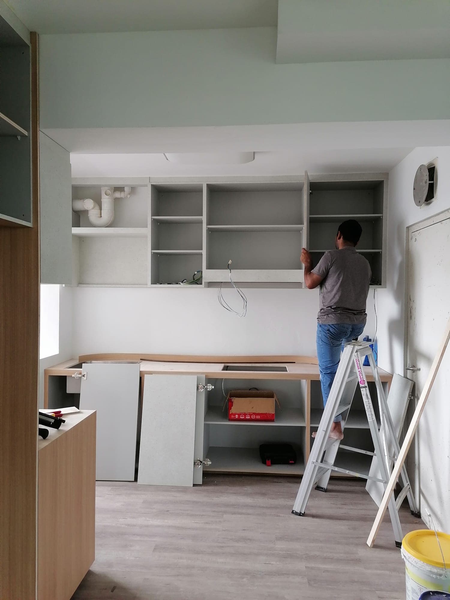 Kitchen Shelves Installation